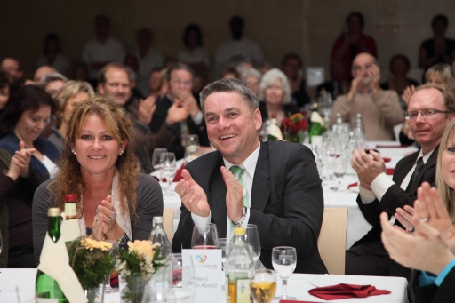 Buergermeister Ralf Baumert mit Begleitung am Gala-Abend